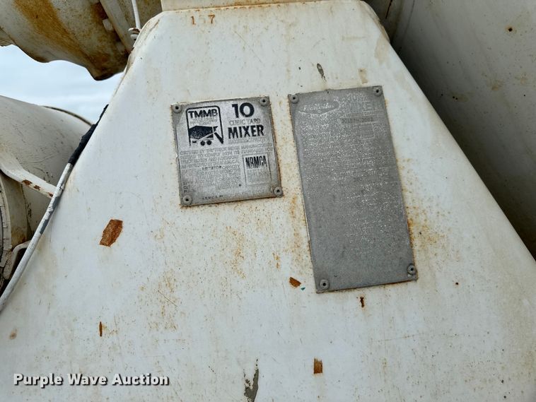 image for item EB2838 1992 International F5070 ready mix truck