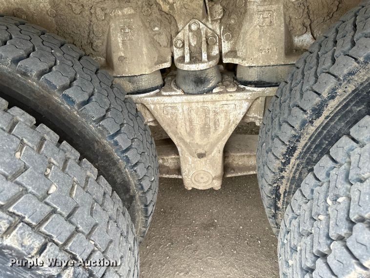 image for item EB2838 1992 International F5070 ready mix truck