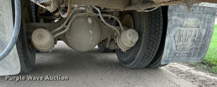 image for item EB2838 1992 International F5070 ready mix truck