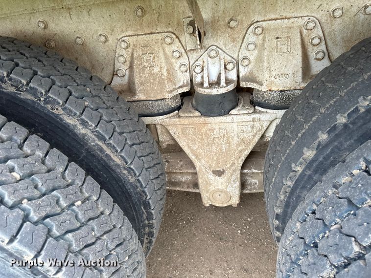 image for item EB2838 1992 International F5070 ready mix truck