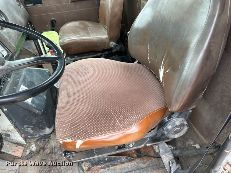 image for item EB2838 1992 International F5070 ready mix truck