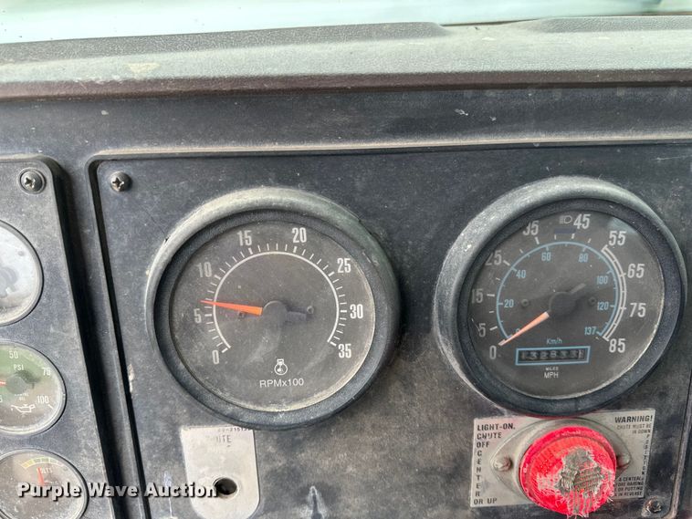 image for item EB2838 1992 International F5070 ready mix truck