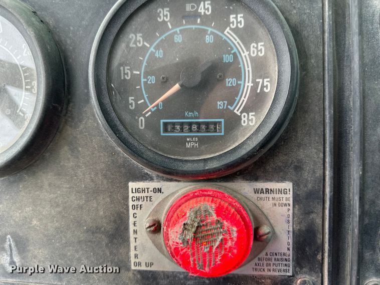 image for item EB2838 1992 International F5070 ready mix truck