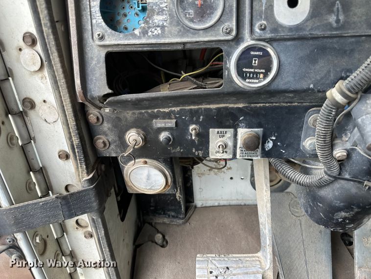 image for item EB2838 1992 International F5070 ready mix truck