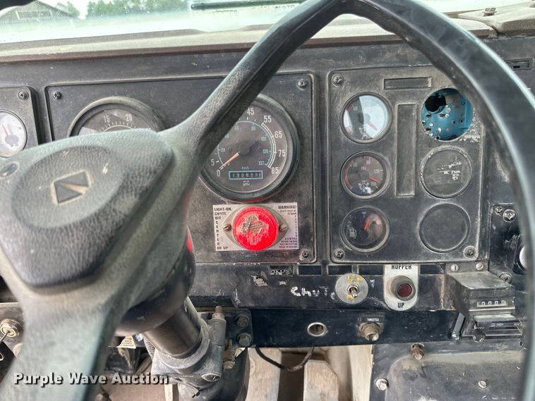 image for item EB2838 1992 International F5070 ready mix truck