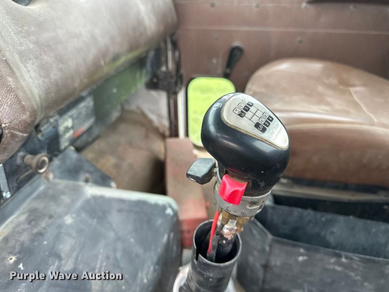 image for item EB2838 1992 International F5070 ready mix truck