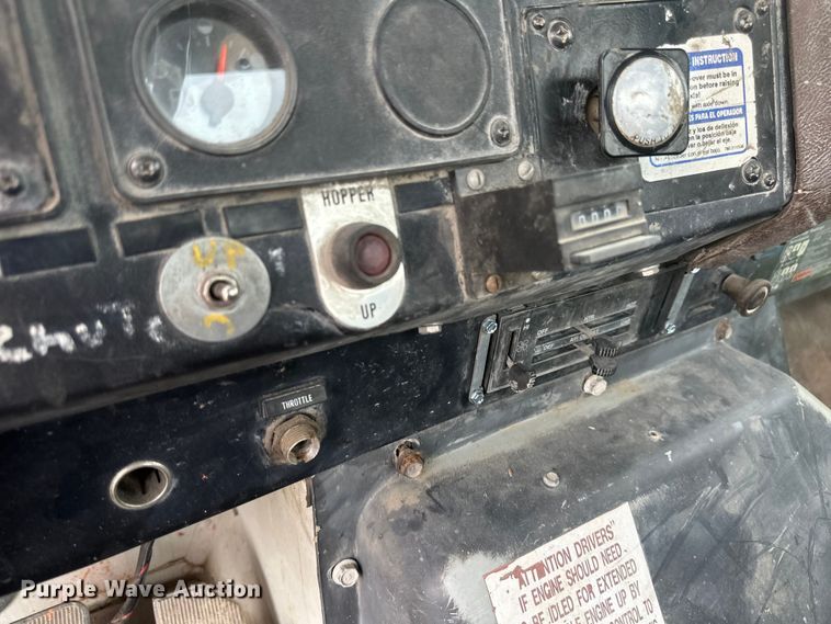 image for item EB2838 1992 International F5070 ready mix truck