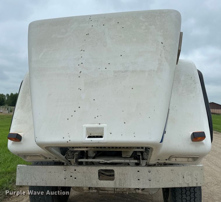 image for item EB2838 1992 International F5070 ready mix truck