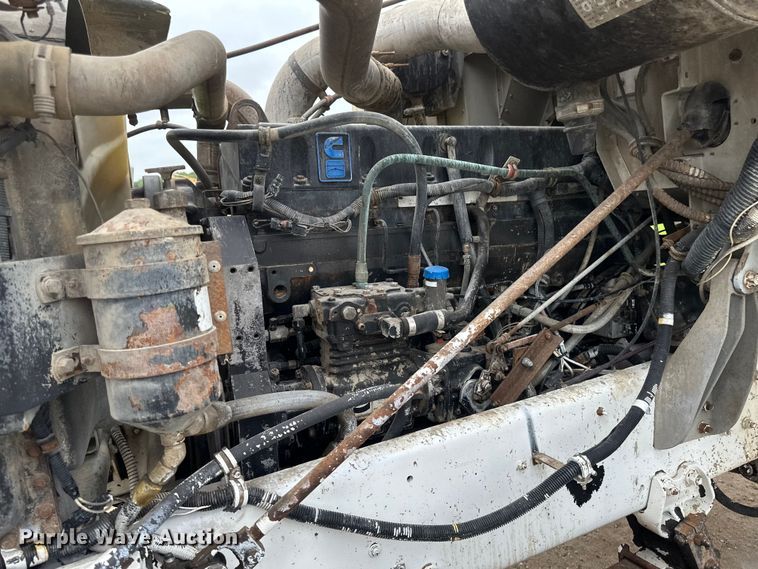 image for item EB2838 1992 International F5070 ready mix truck