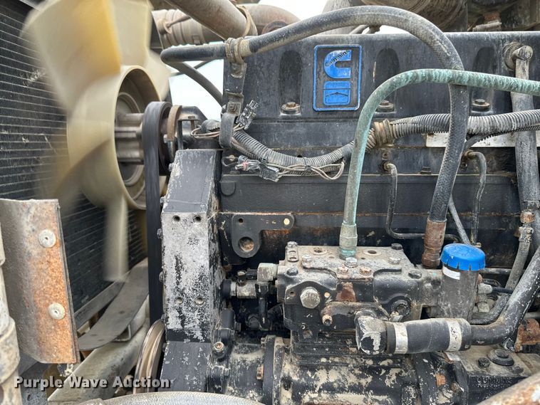 image for item EB2838 1992 International F5070 ready mix truck