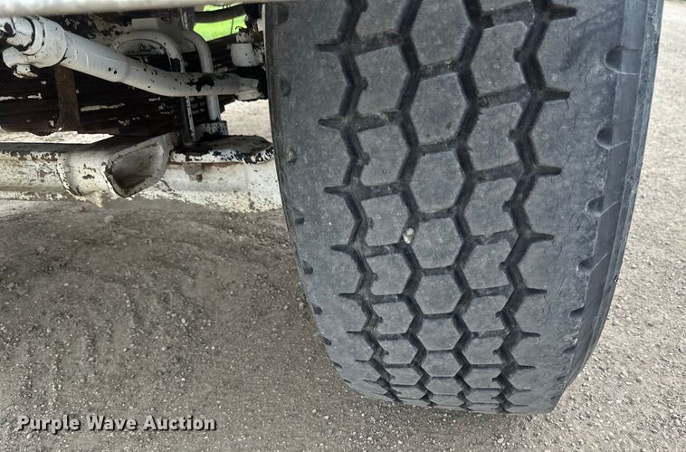 image for item EB2838 1992 International F5070 ready mix truck