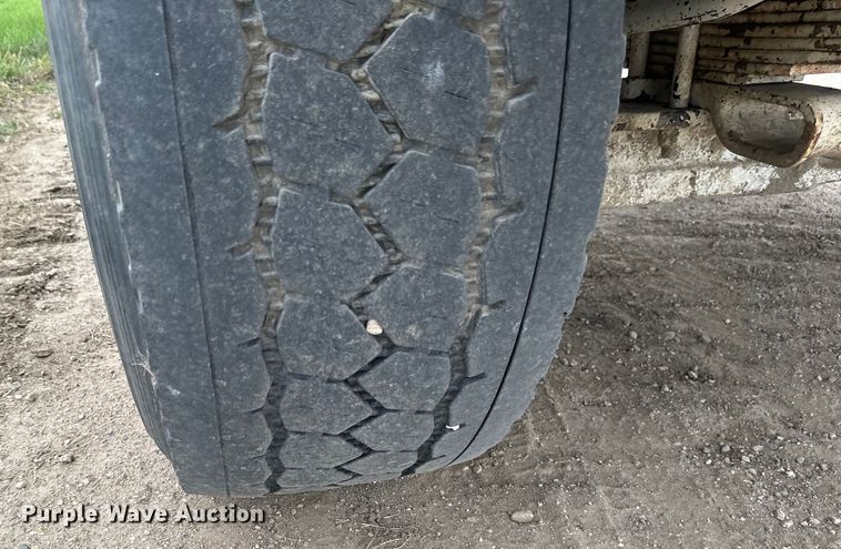 image for item EB2838 1992 International F5070 ready mix truck