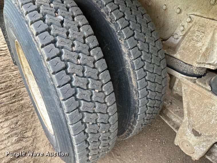 image for item EB2838 1992 International F5070 ready mix truck