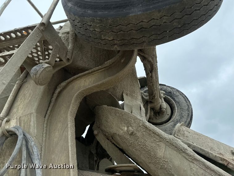 image for item EB2838 1992 International F5070 ready mix truck