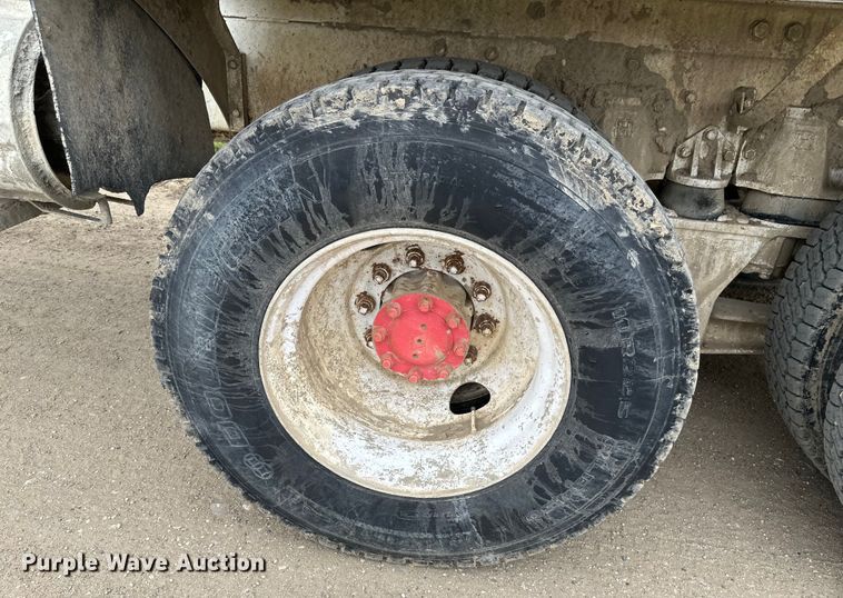 image for item EB2838 1992 International F5070 ready mix truck