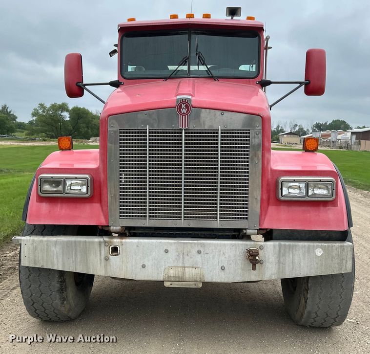 image for item EB2839 2002 Kenworth W900  ready mix truck
