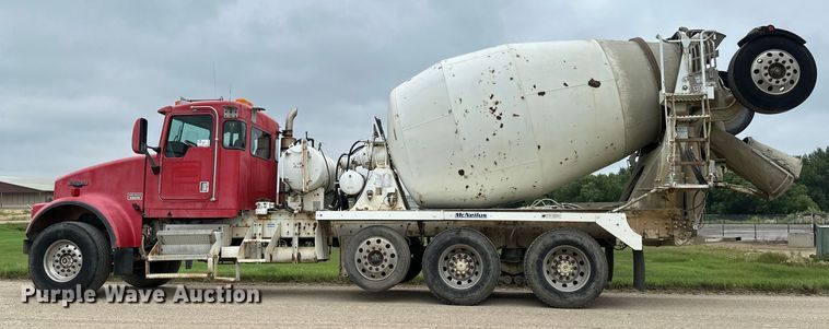 image for item EB2839 2002 Kenworth W900  ready mix truck