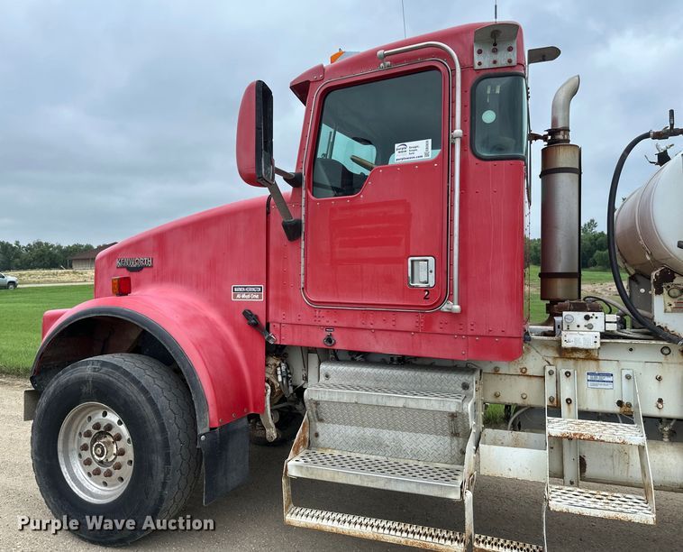 image for item EB2839 2002 Kenworth W900  ready mix truck