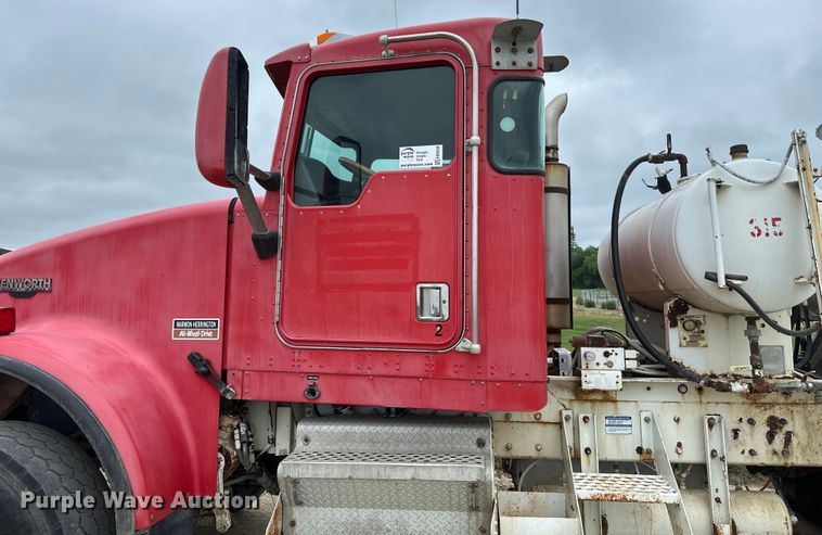 image for item EB2839 2002 Kenworth W900  ready mix truck