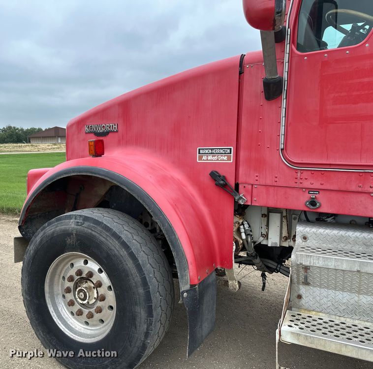 image for item EB2839 2002 Kenworth W900  ready mix truck