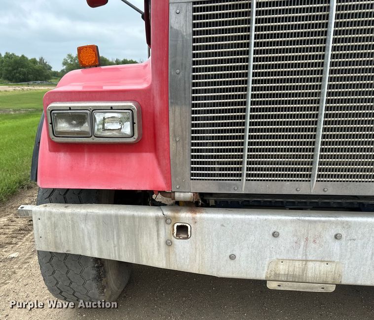 image for item EB2839 2002 Kenworth W900  ready mix truck