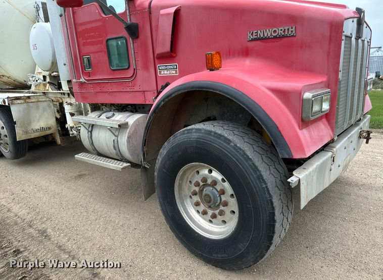 image for item EB2839 2002 Kenworth W900  ready mix truck