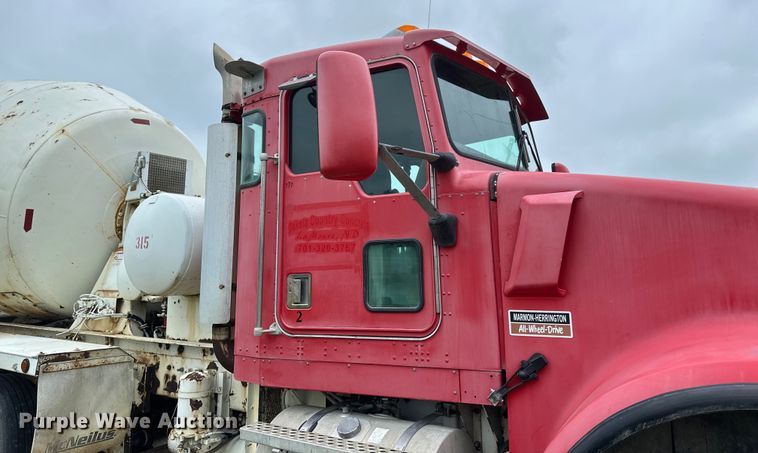 image for item EB2839 2002 Kenworth W900  ready mix truck