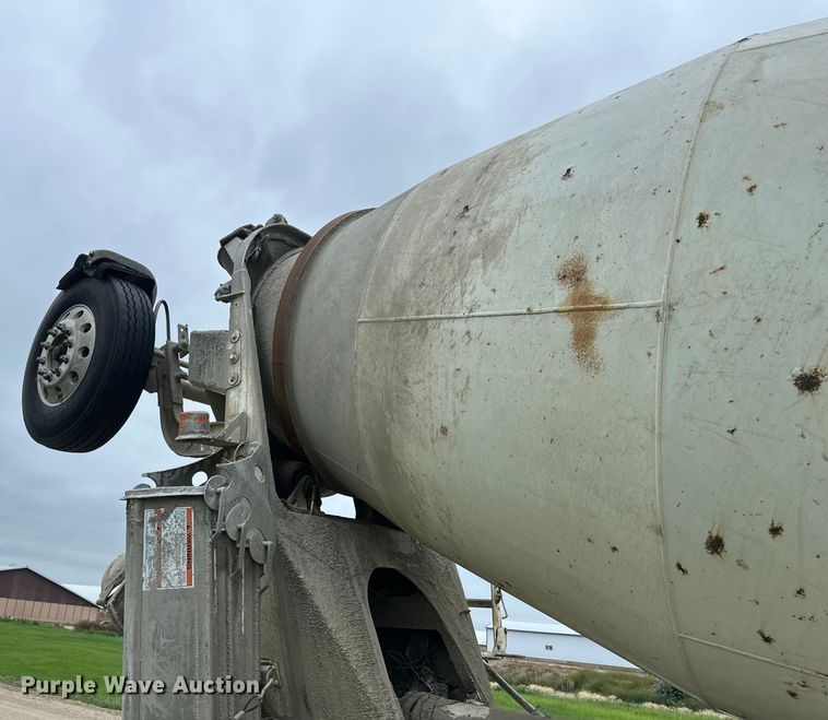 image for item EB2839 2002 Kenworth W900  ready mix truck