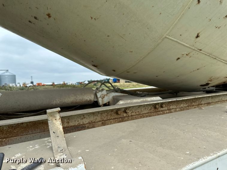 image for item EB2839 2002 Kenworth W900  ready mix truck