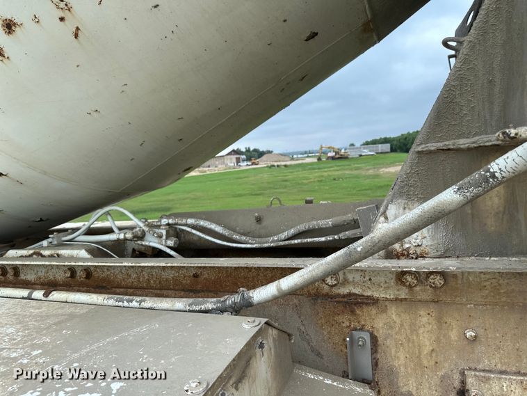 image for item EB2839 2002 Kenworth W900  ready mix truck