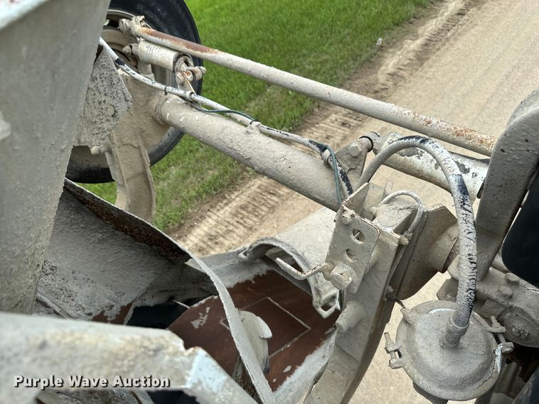 image for item EB2839 2002 Kenworth W900  ready mix truck