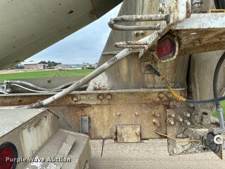 image for item EB2839 2002 Kenworth W900  ready mix truck