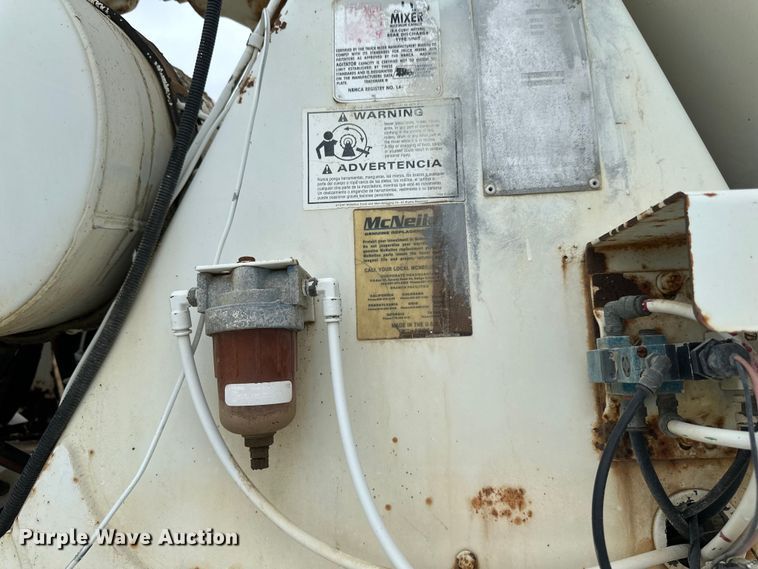 image for item EB2839 2002 Kenworth W900  ready mix truck