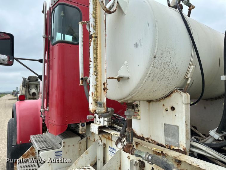 image for item EB2839 2002 Kenworth W900  ready mix truck