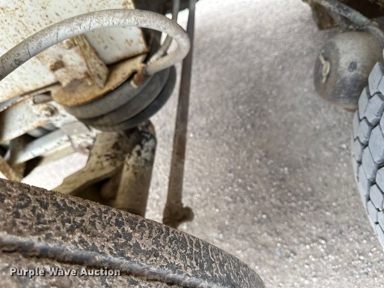 image for item EB2839 2002 Kenworth W900  ready mix truck