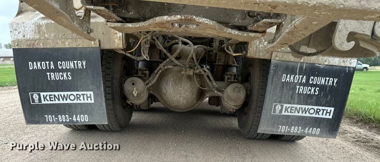 image for item EB2839 2002 Kenworth W900  ready mix truck