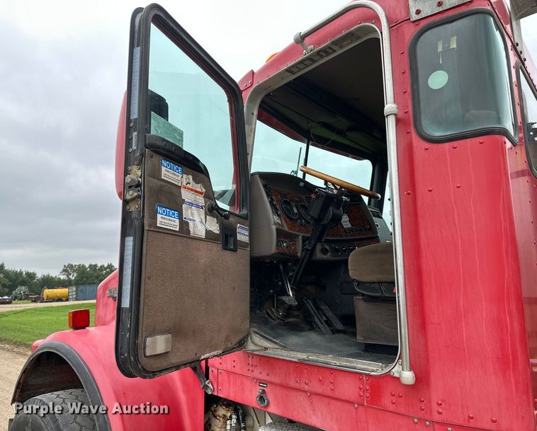 image for item EB2839 2002 Kenworth W900  ready mix truck