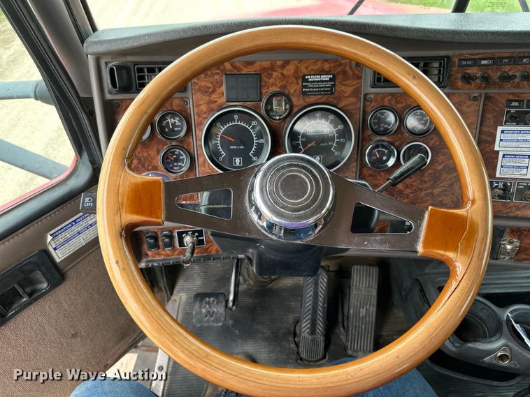 image for item EB2839 2002 Kenworth W900  ready mix truck