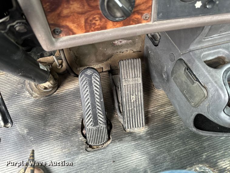 image for item EB2839 2002 Kenworth W900  ready mix truck