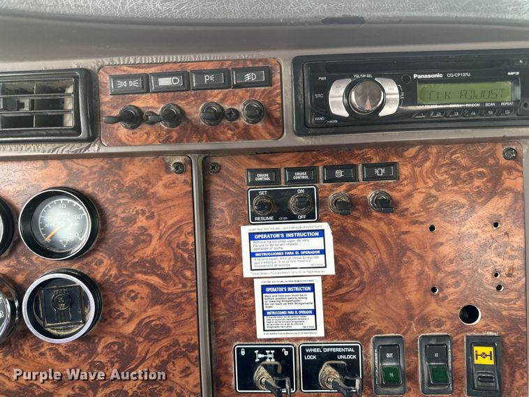 image for item EB2839 2002 Kenworth W900  ready mix truck