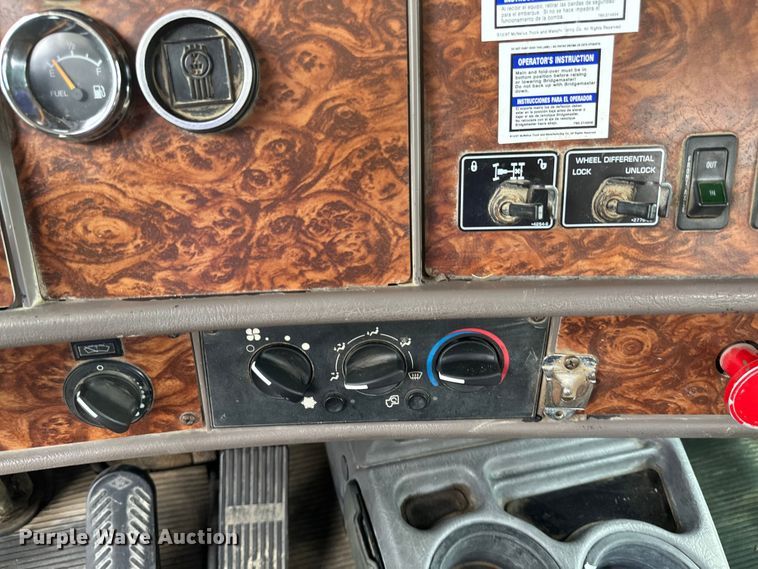 image for item EB2839 2002 Kenworth W900  ready mix truck