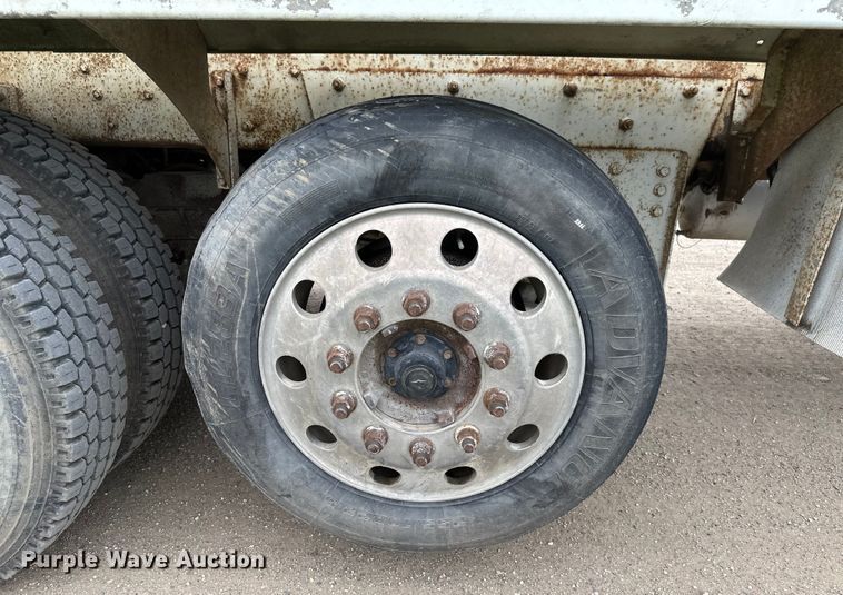 image for item EB2839 2002 Kenworth W900  ready mix truck