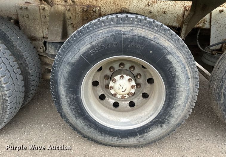 image for item EB2839 2002 Kenworth W900  ready mix truck