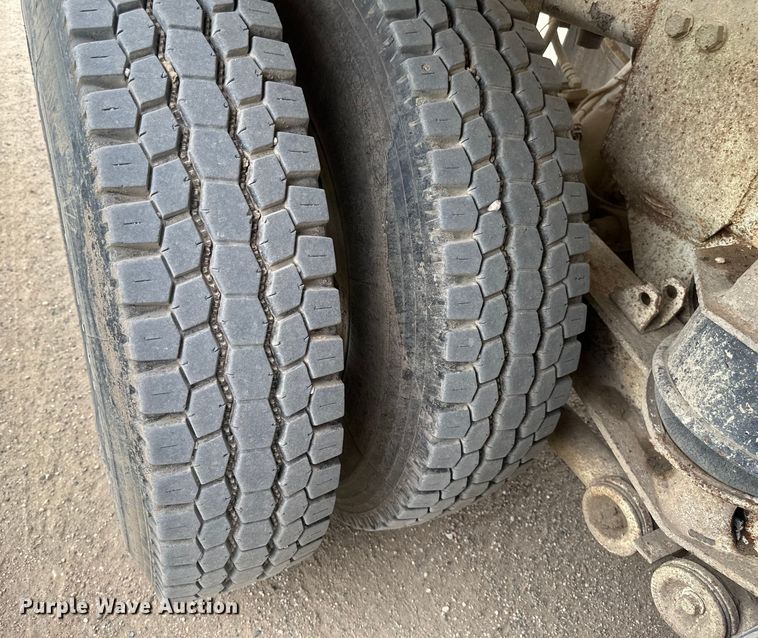 image for item EB2839 2002 Kenworth W900  ready mix truck