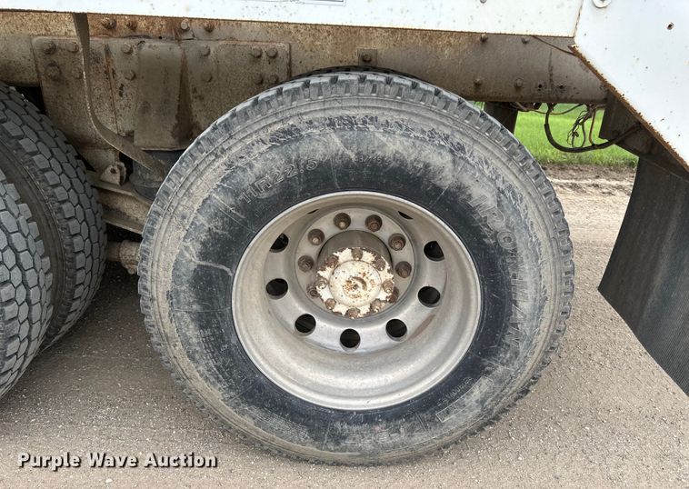 image for item EB2839 2002 Kenworth W900  ready mix truck