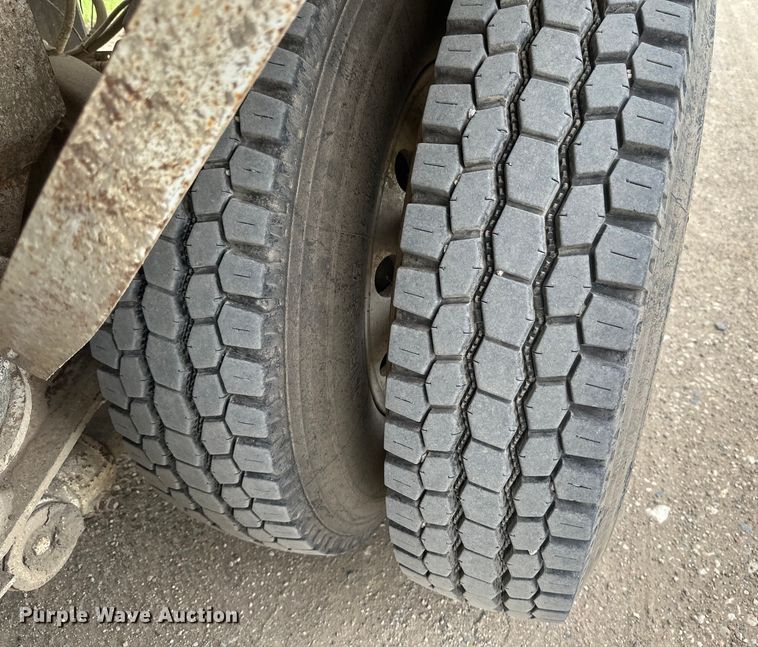 image for item EB2839 2002 Kenworth W900  ready mix truck