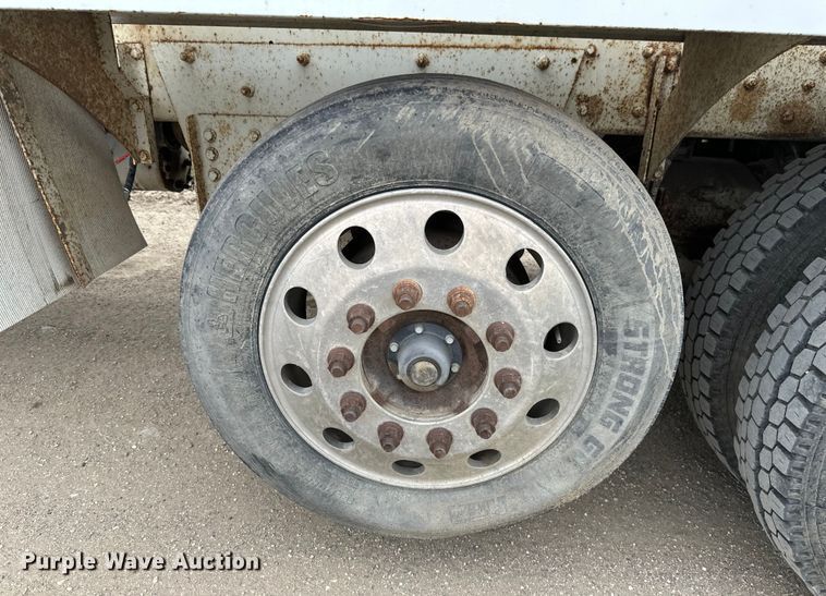 image for item EB2839 2002 Kenworth W900  ready mix truck