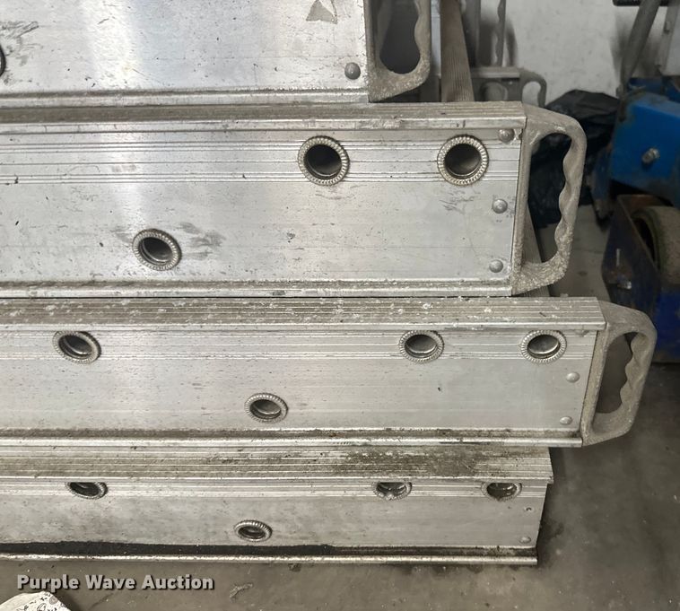 image for item EB2843 Green Bull (5) Green Bull scaffolding planks