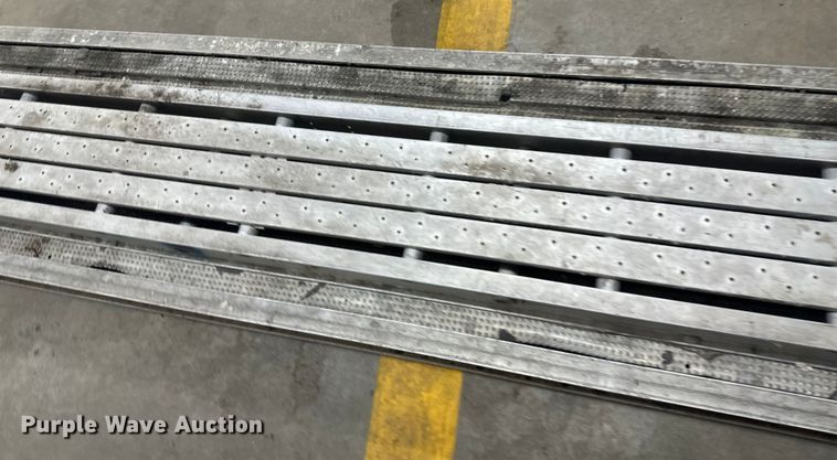 image for item EB2846 (2) scaffolding planks