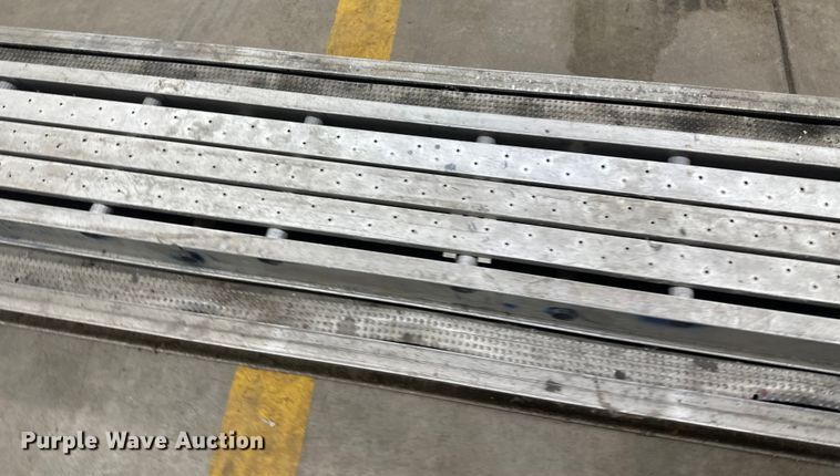 image for item EB2846 (2) scaffolding planks